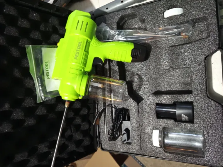 Nouveauté action nuisible 47 : un pistolet innovant pour traiter les nids de frelons et de guêpes, Marmande, Action Nuisibles 47